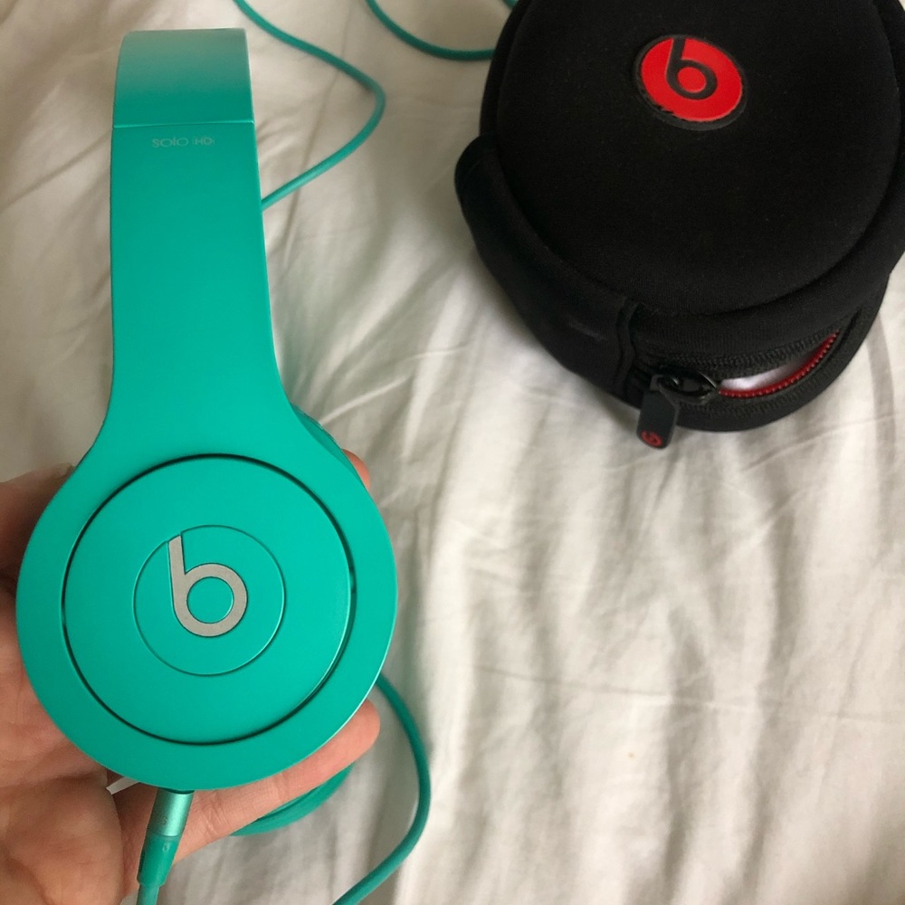 Turquoise beats